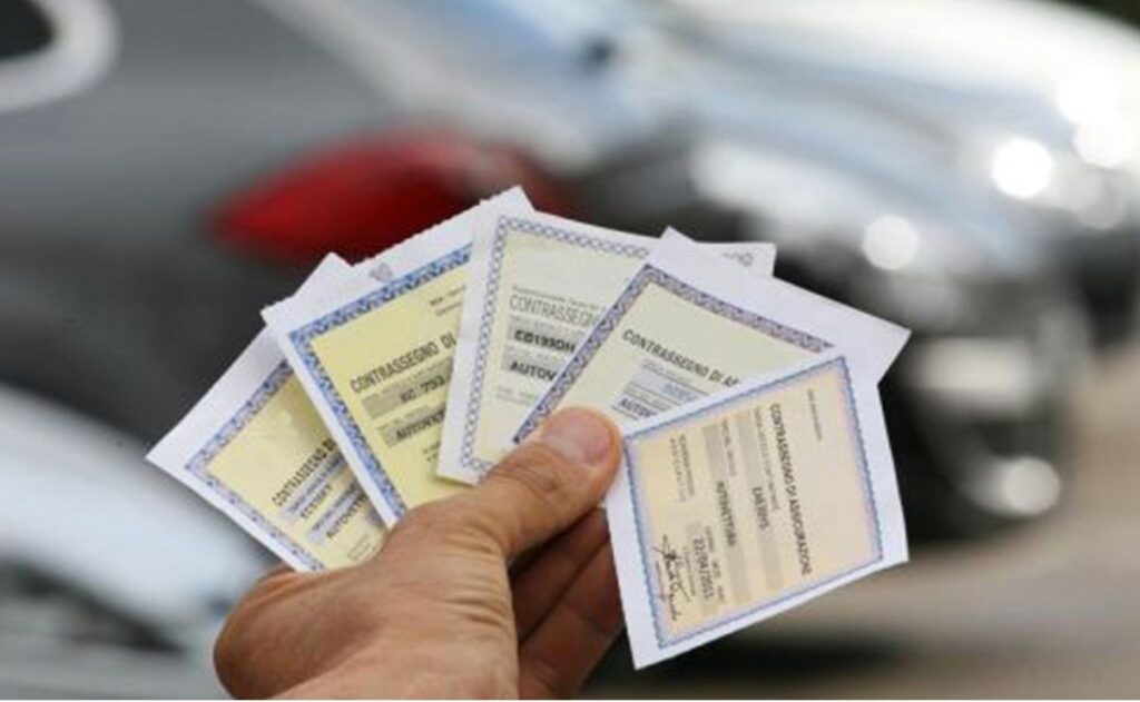 Documenti assicurazione RCA per auto con Stilauto a Montecatini Terme