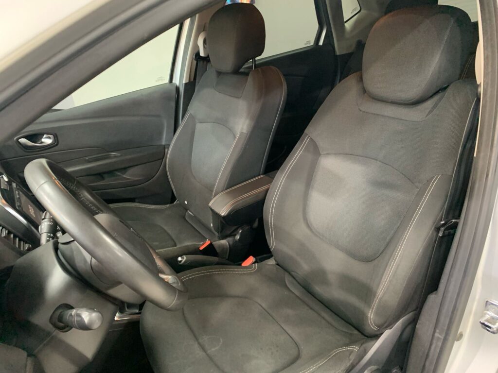 Interni Renault Captur usata garantita in vendita da Stilauto a Montecatini Terme